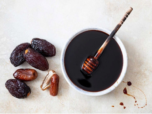 شیره خرما سنتی با عطر خوش و شیرینی ملایم